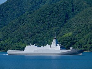 JS Agano FFM-6.jpg