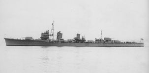 Naganami-1942-1.jpg